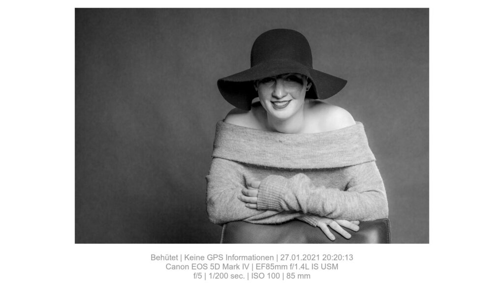 Frau mit Hut