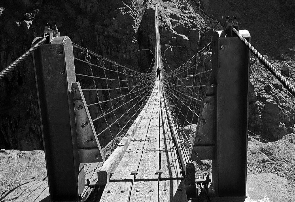 24 Hängebrücke