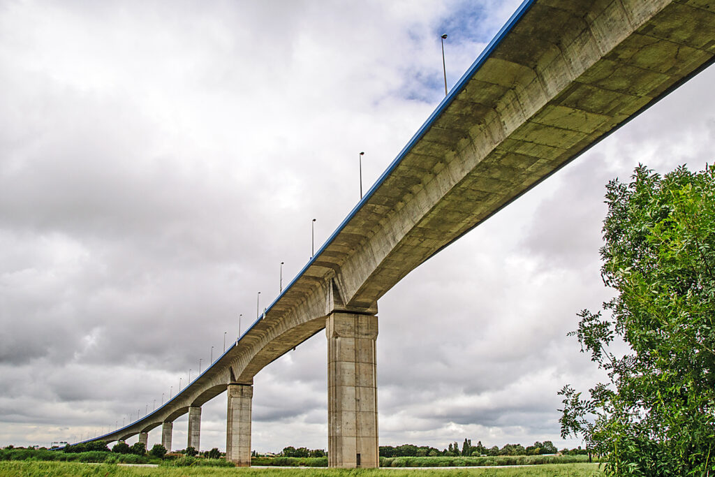 33 Über die Charente