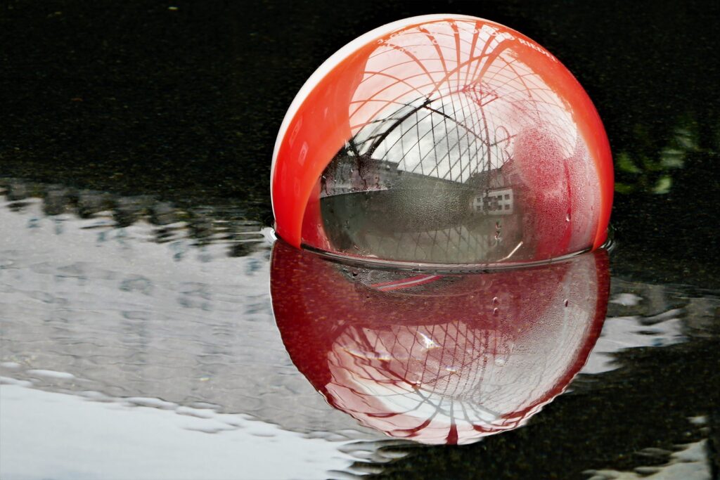 14 Schwimmende Spiegelglaskugel